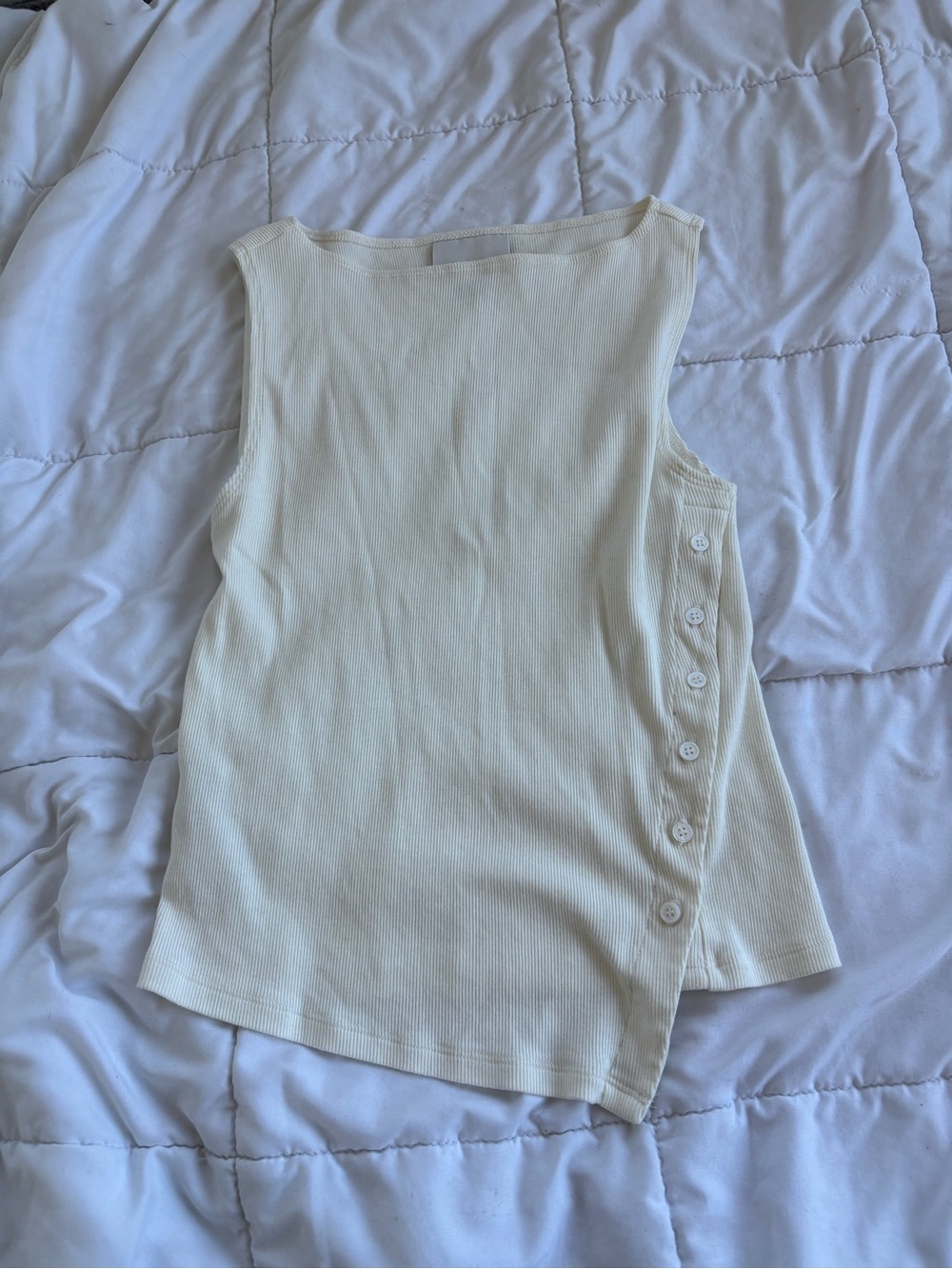 Reformation Hudson Top Ivory Ribbed Asymmetric Side Button Boat Neck Tank M